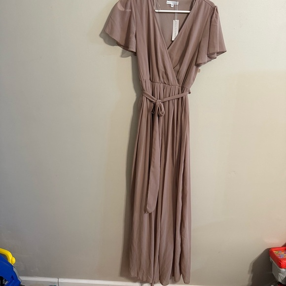 Baltic Born Dresses & Skirts - Baltic Born Kristina Maxi Dress Size XS Bridesmaid Flowy Formal NWT neutral read